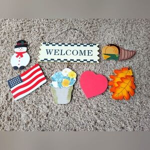 A Wooden Welcome Wall/Door Hanger With 6 Seasonal Hangers